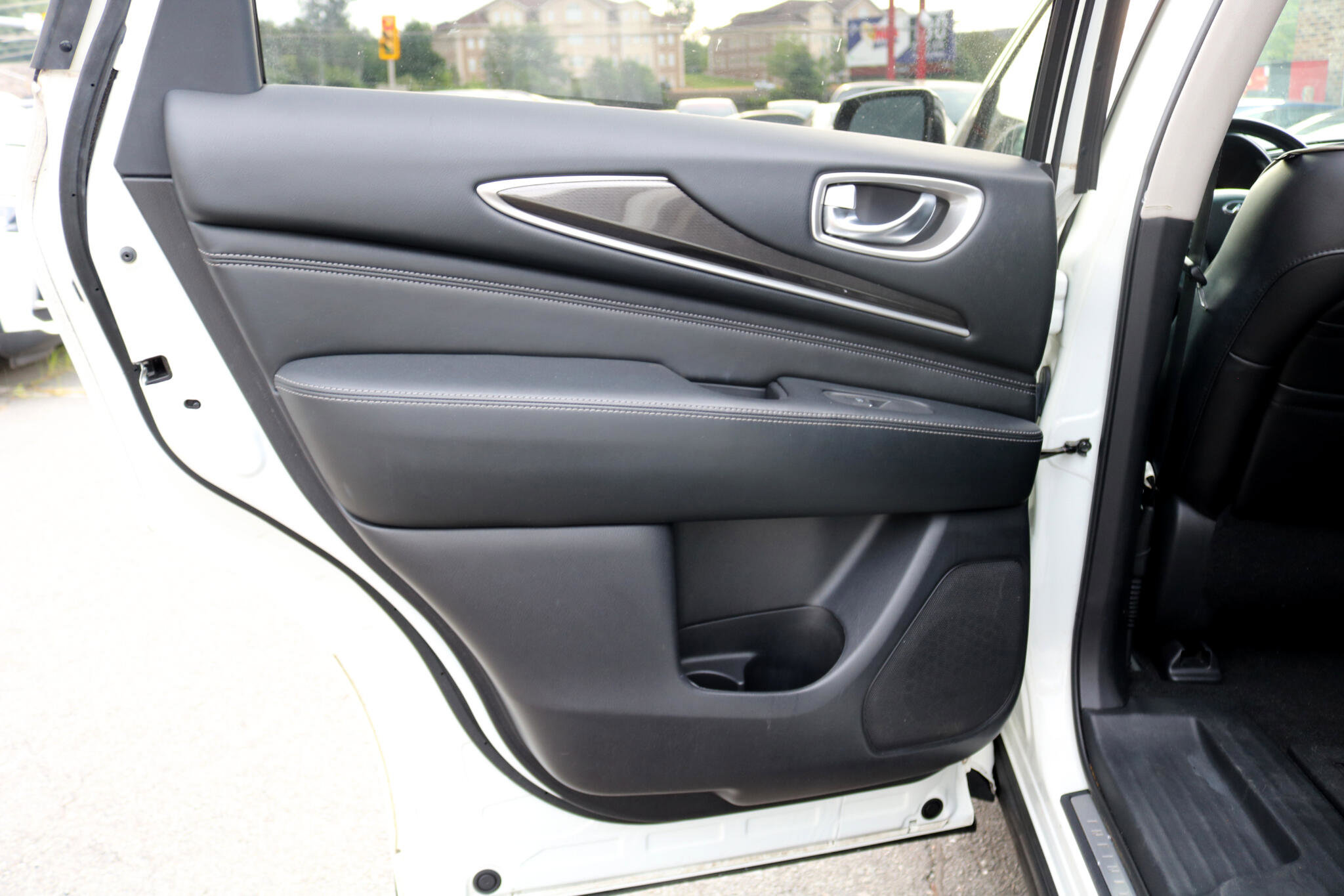 Used 2016 INFINITI QX60 Luxe image 29