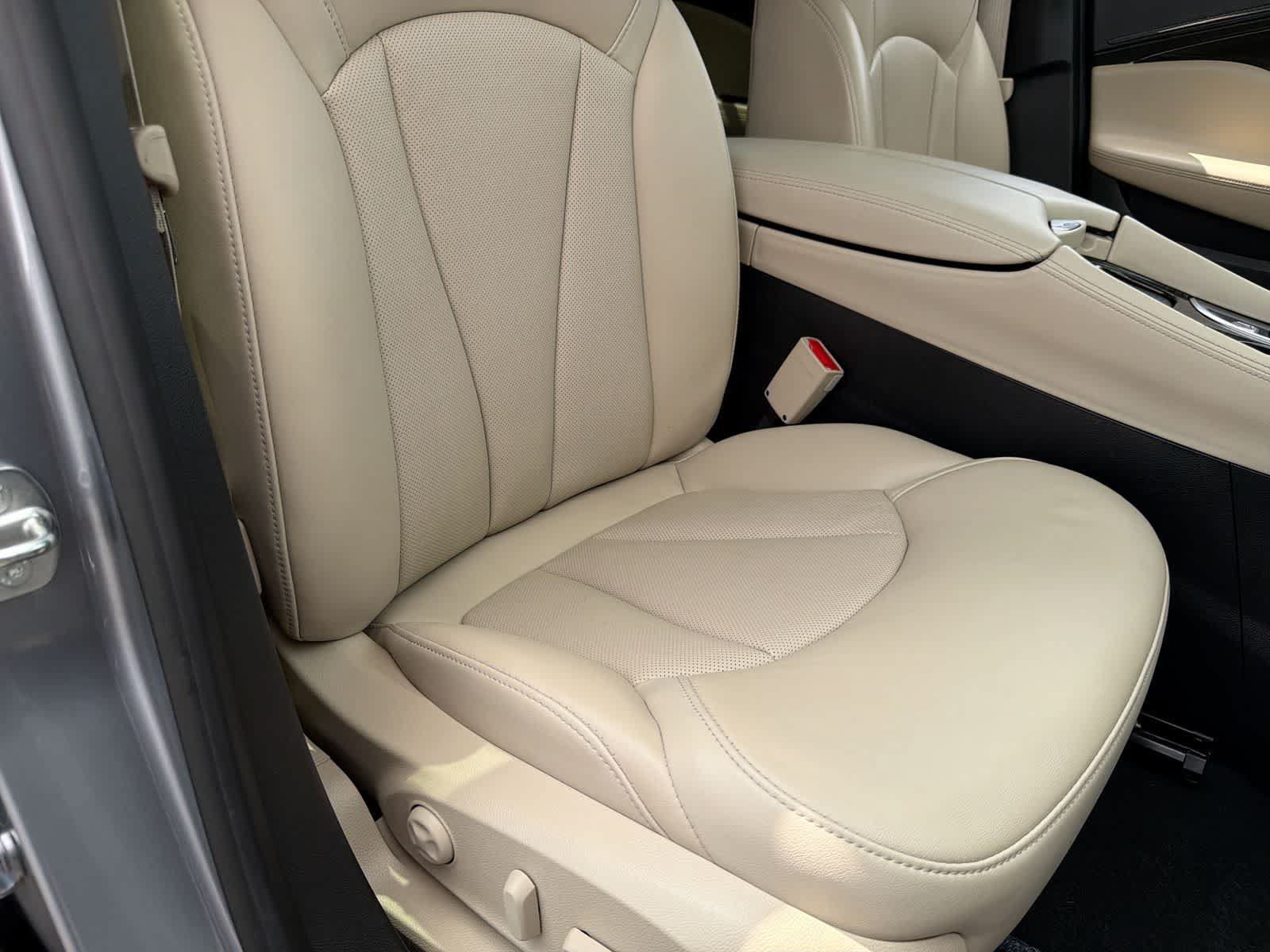 Used 2020 Buick Envision Premium AWD/4WD image 23