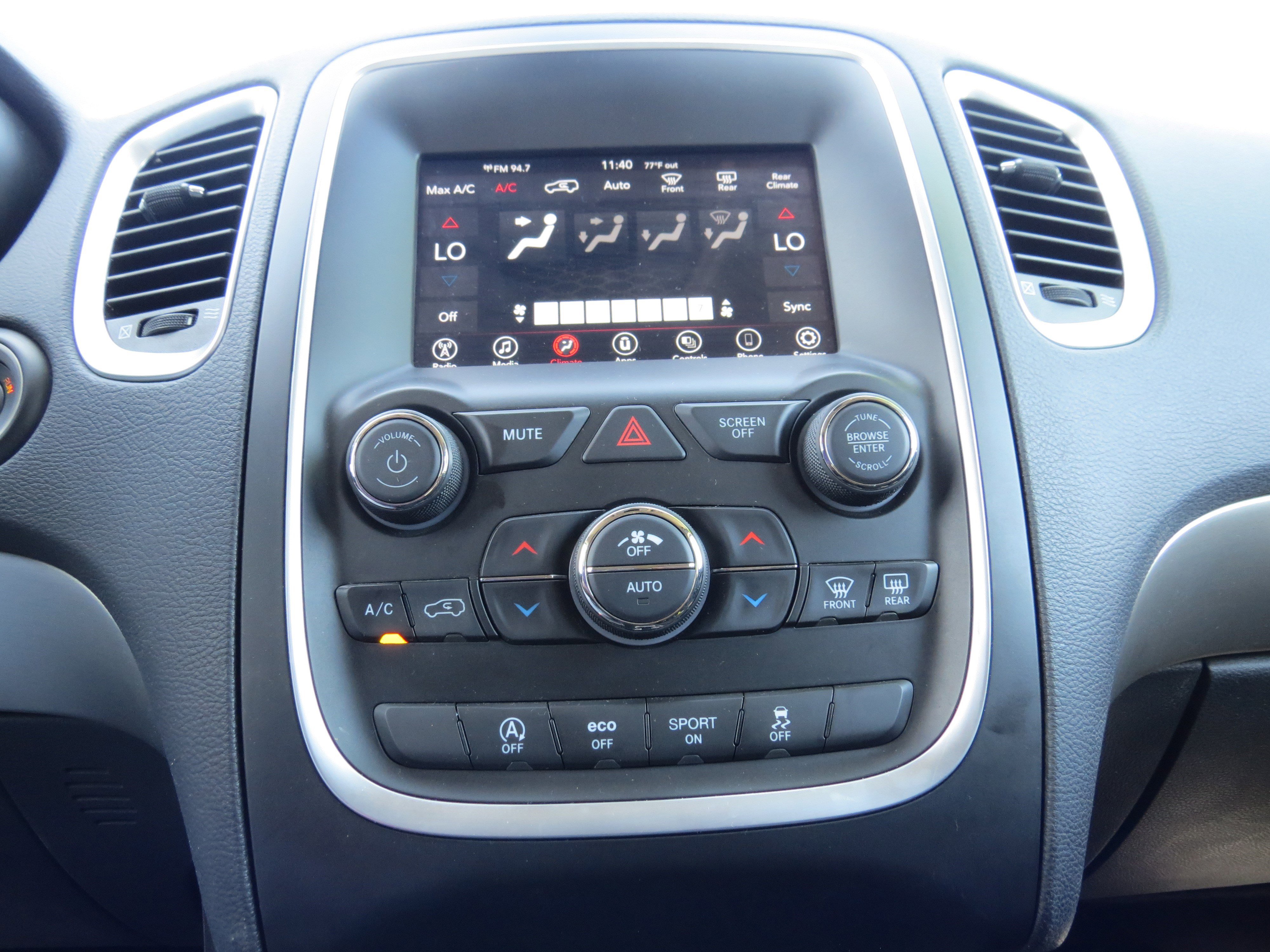 Used 2020 Dodge Durango SXT w/ 3rd Row Seating Group image 24