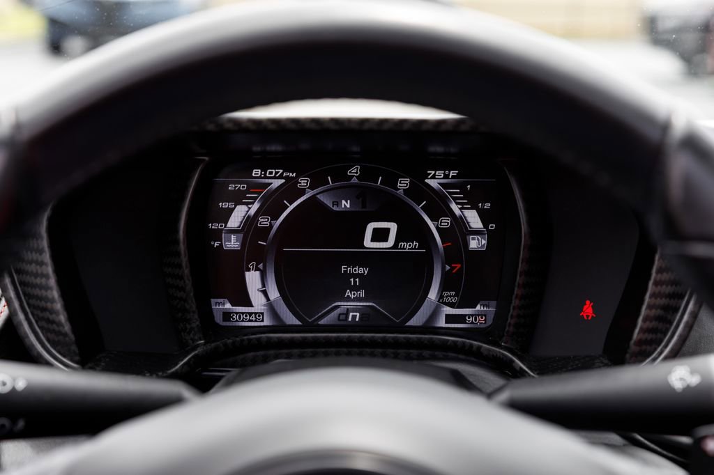 Used 2016 Alfa Romeo 4C Spider w/ Convenience Group - Spider RWD image 29