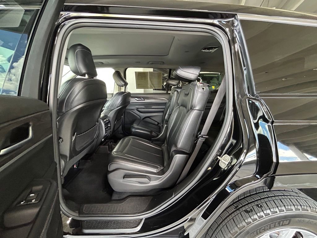 Used 2023 Jeep Grand Cherokee L Limited image 36