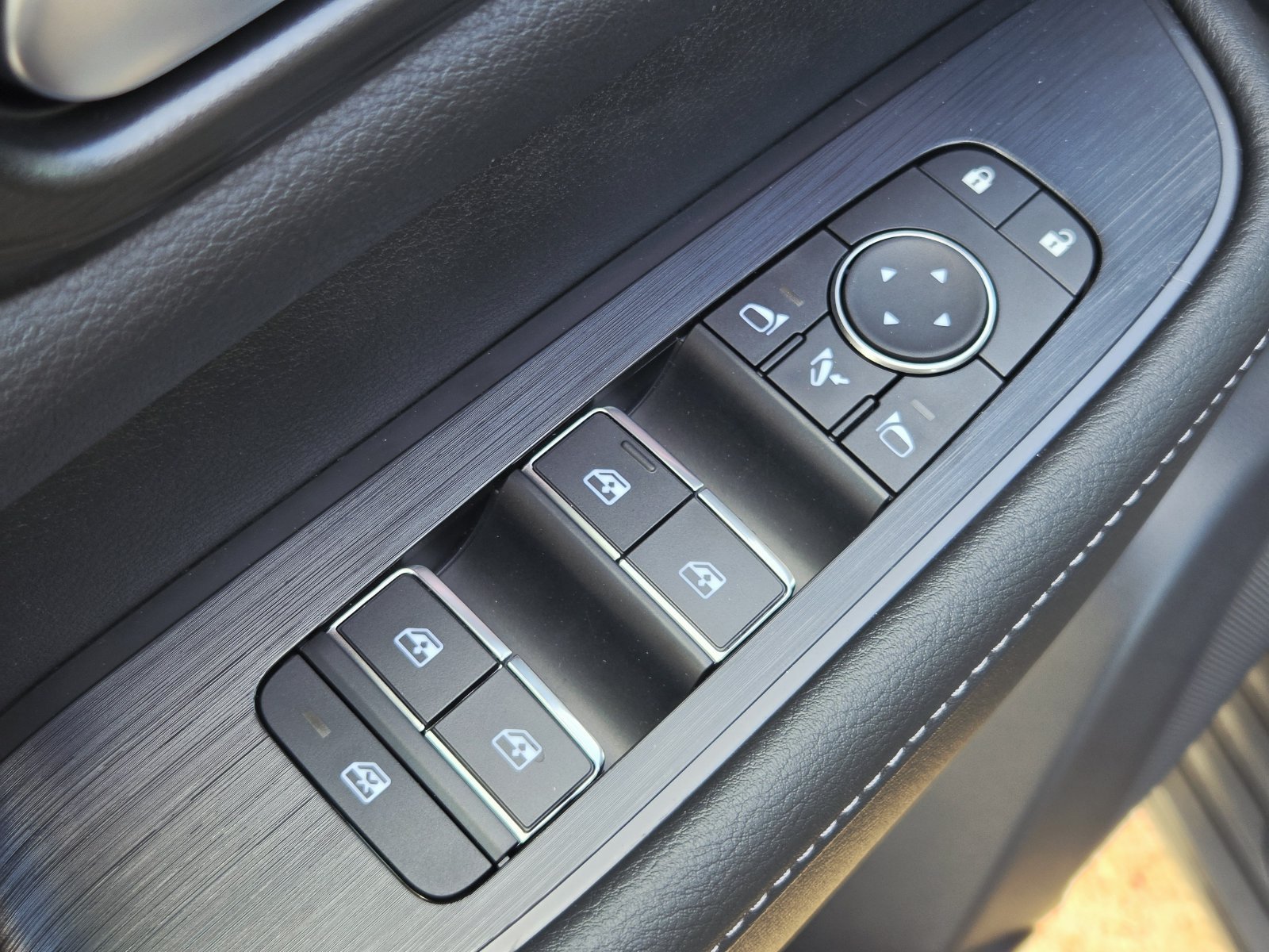 New 2027 Nissan Armada Platinum AWD/4WD image 18