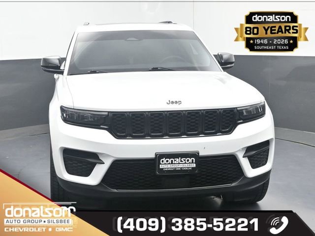 Used 2023 Jeep Grand Cherokee Altitude image 3