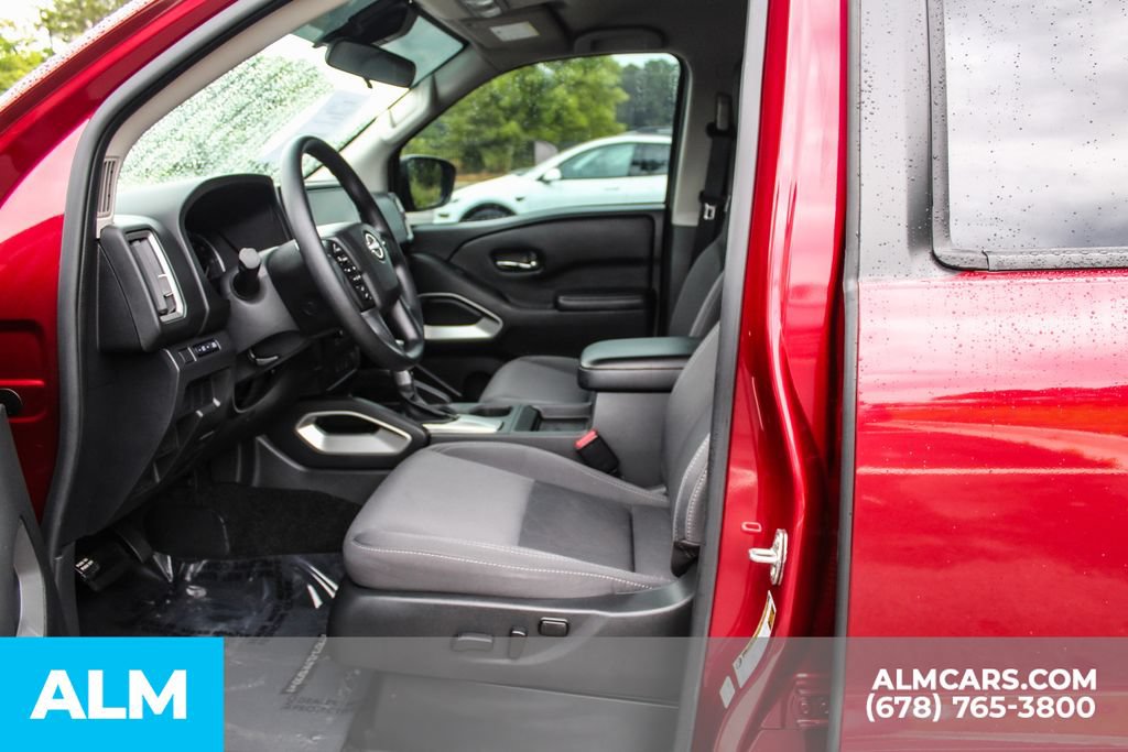 Used 2025 Nissan Frontier SV RWD image 15
