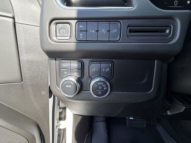 Certified 2022 GMC Yukon XL SLE image 18