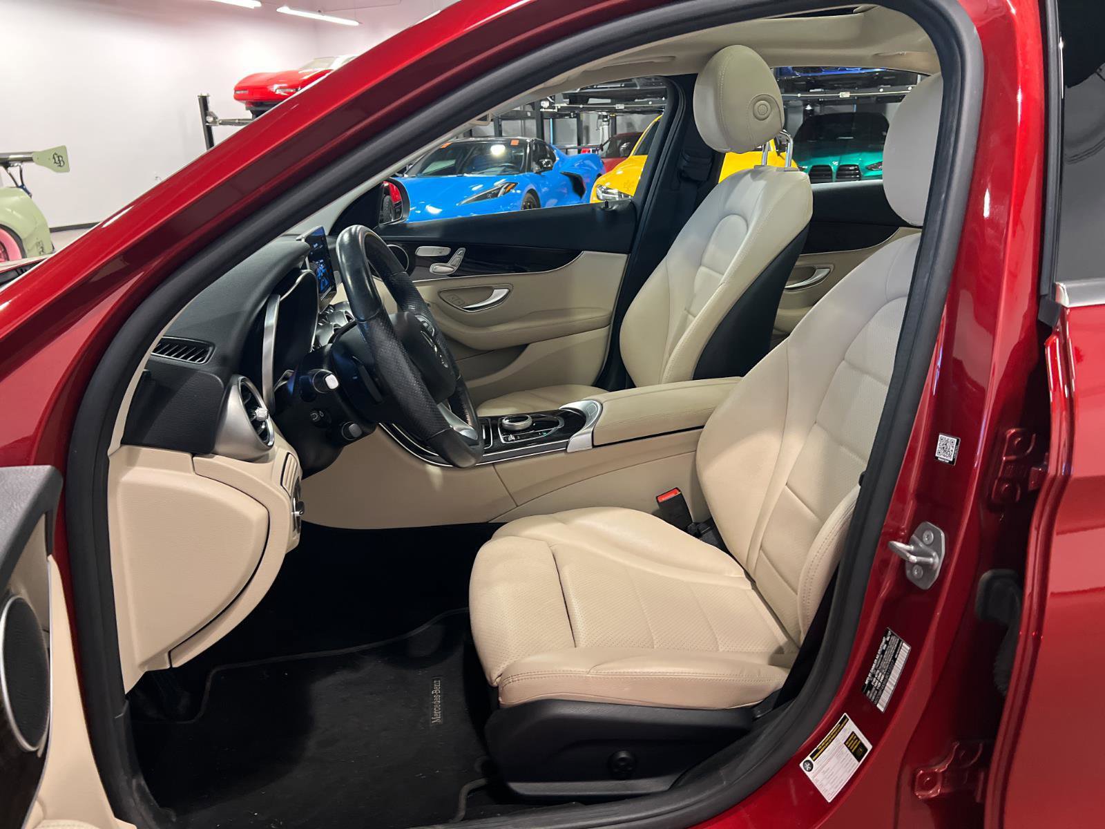 Used 2018 Mercedes-Benz C 300 4MATIC Sedan image 9