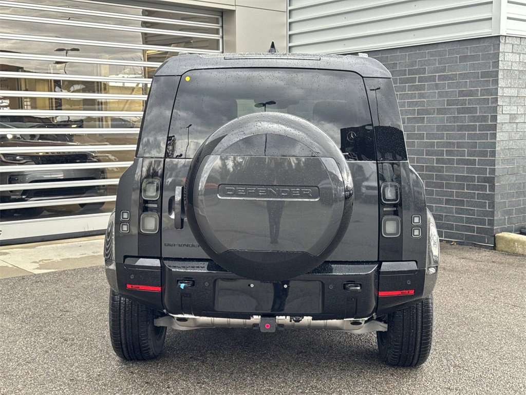 New 2026 Land Rover Defender 110 X-Dynamic SE image 5