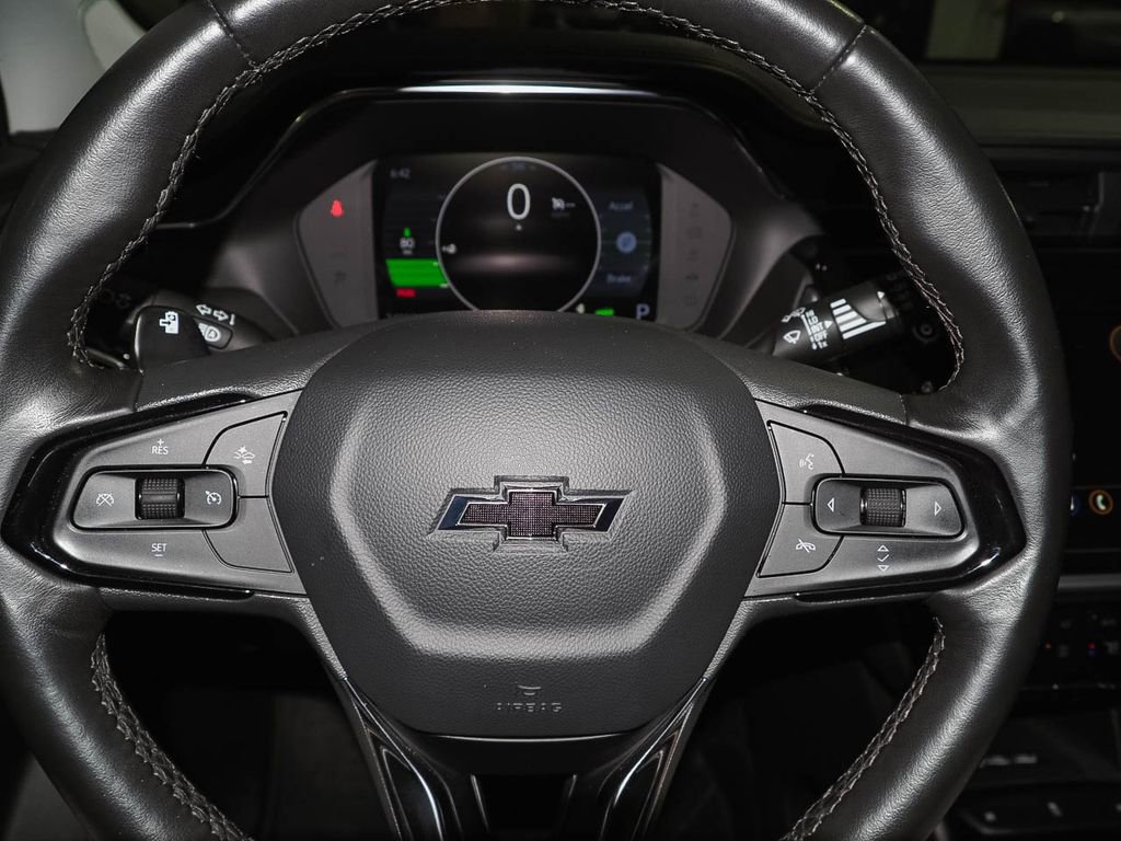 Used 2023 Chevrolet Bolt EUV LT w/ Convenience Package image 28