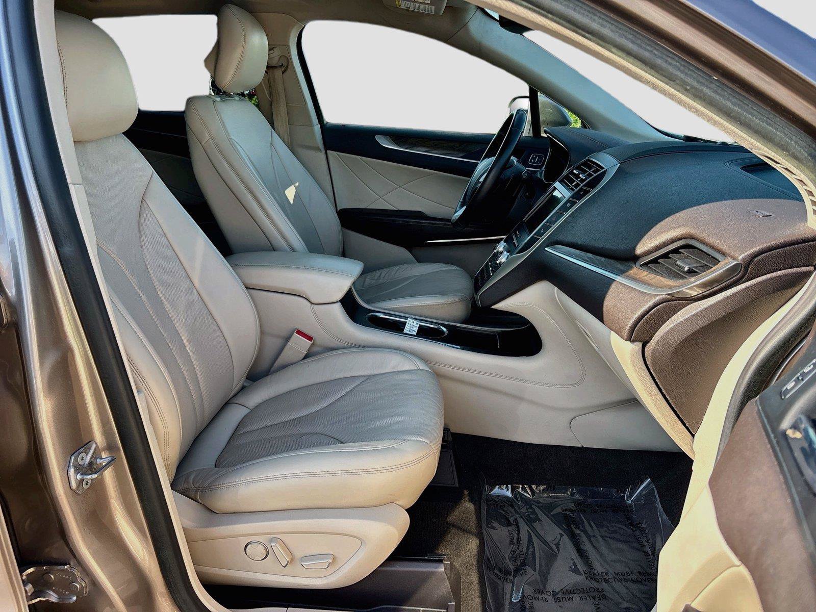 Used 2019 Lincoln MKC Reserve w/ MKC Technology Package FWD image 29