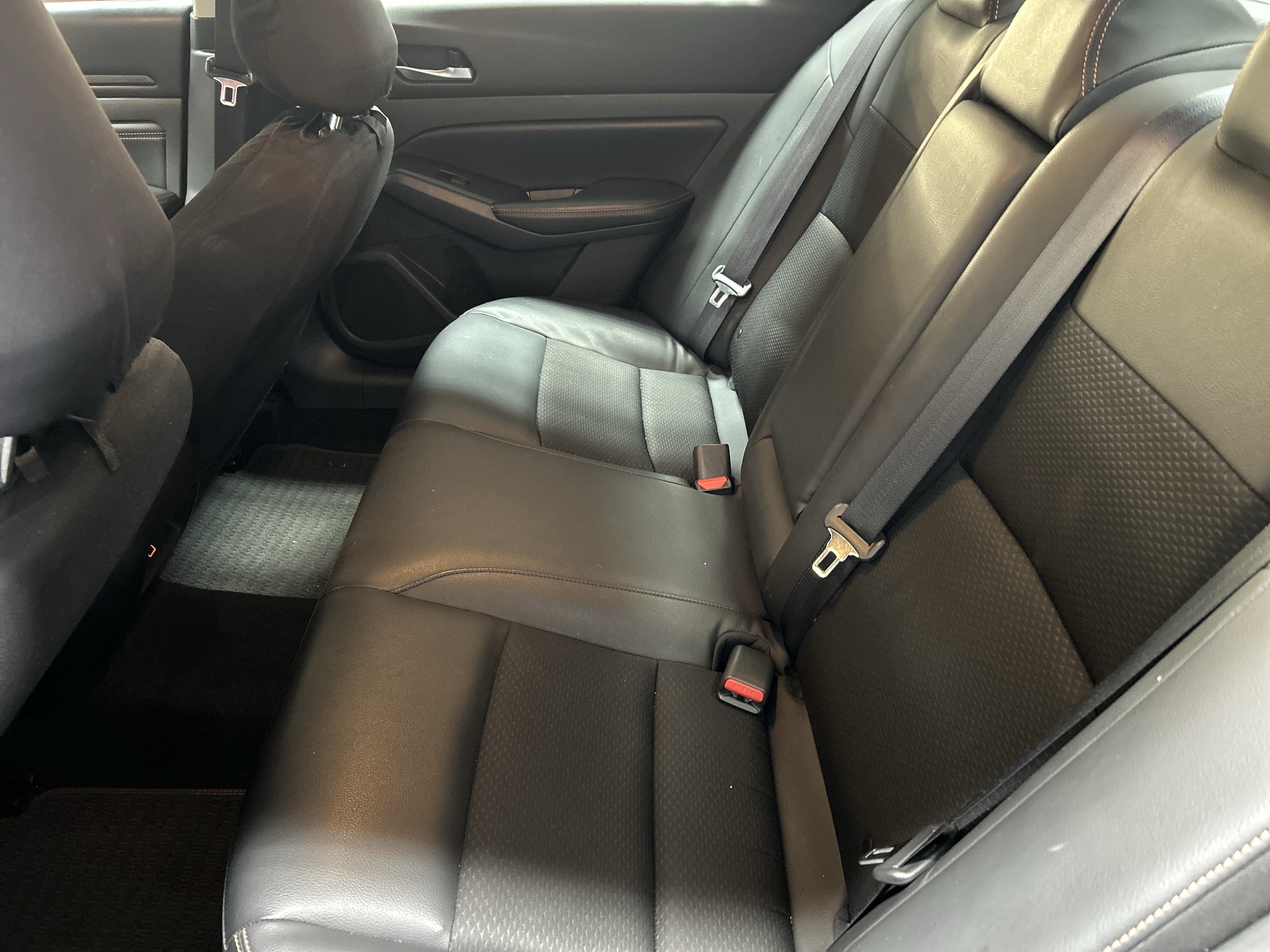 Used 2021 Nissan Altima 2.5 SR w/ SR Premium Package FWD image 8