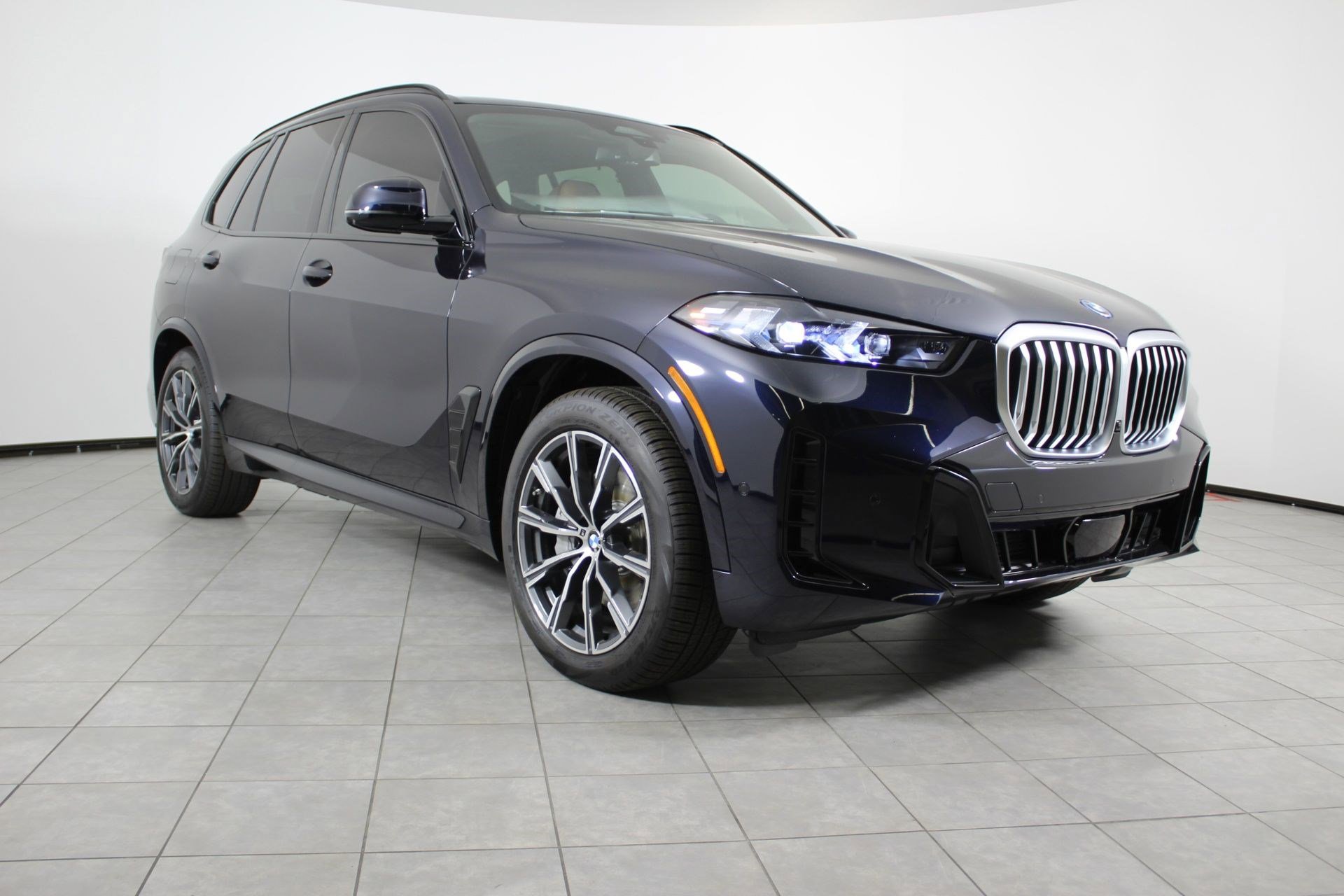 New 2026 BMW X5 xDrive50e w/ Executive Package AWD/4WD image 7