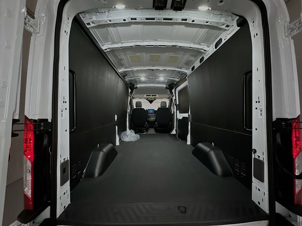 New 2026 Ford Transit 250 148 Medium Roof Extended AWD w/ Load Area Protection Package image 31