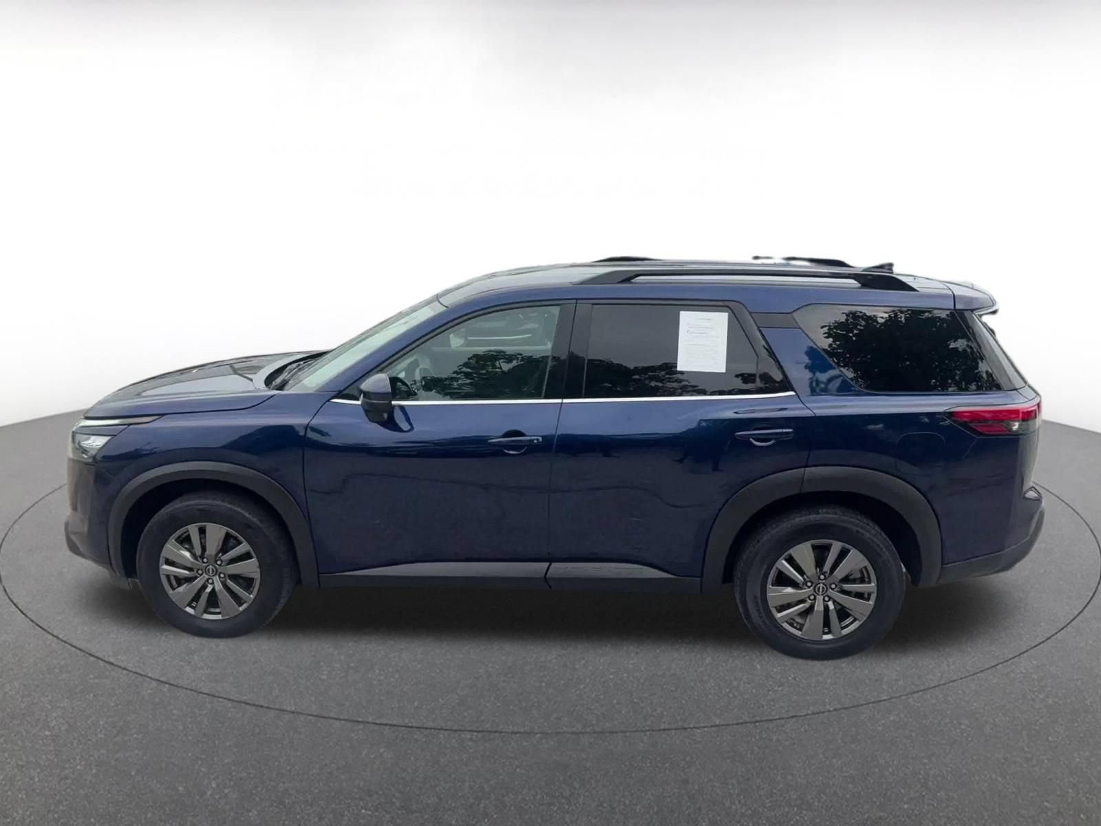 Used 2025 Nissan Pathfinder SV AWD/4WD image 7