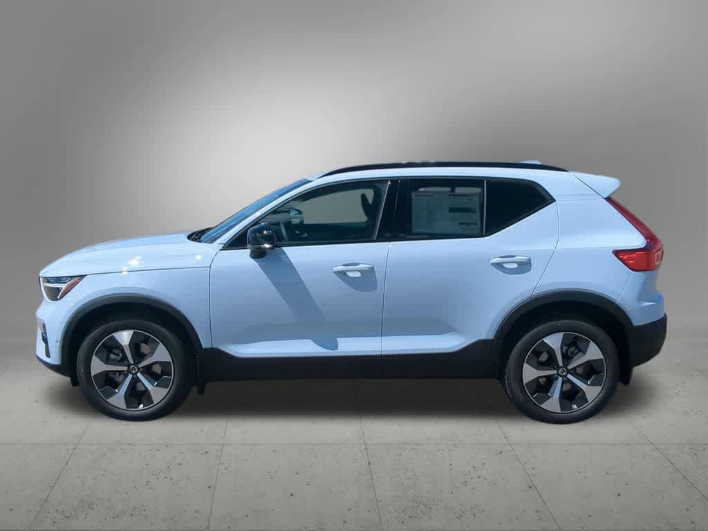 New 2026 Volvo XC40 B5 Plus w/ Protection Package Premier AWD/4WD image 3