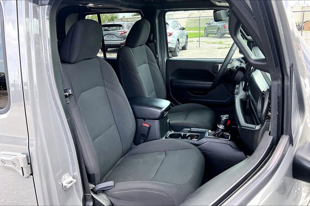 Used 2023 Jeep Gladiator Willys image 10