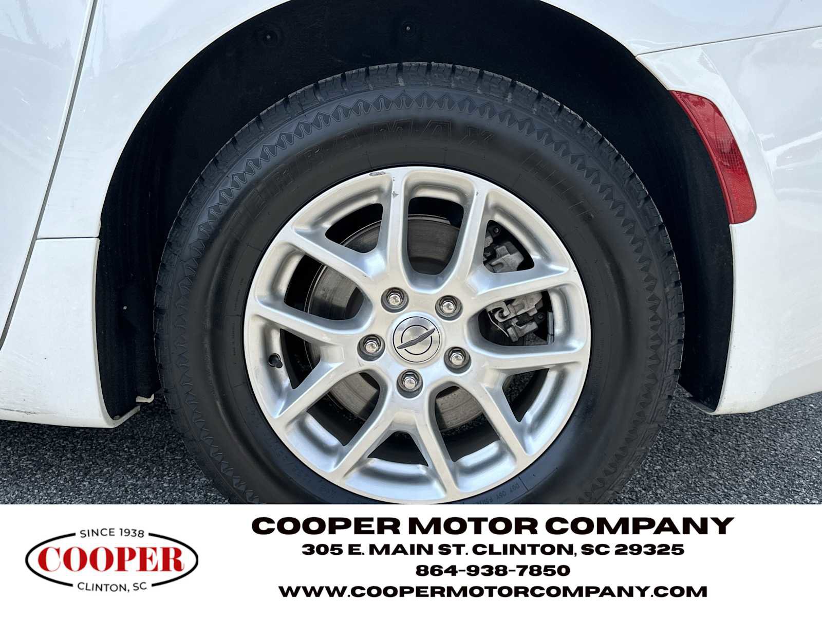 Used 2023 Chrysler Voyager LX image 19