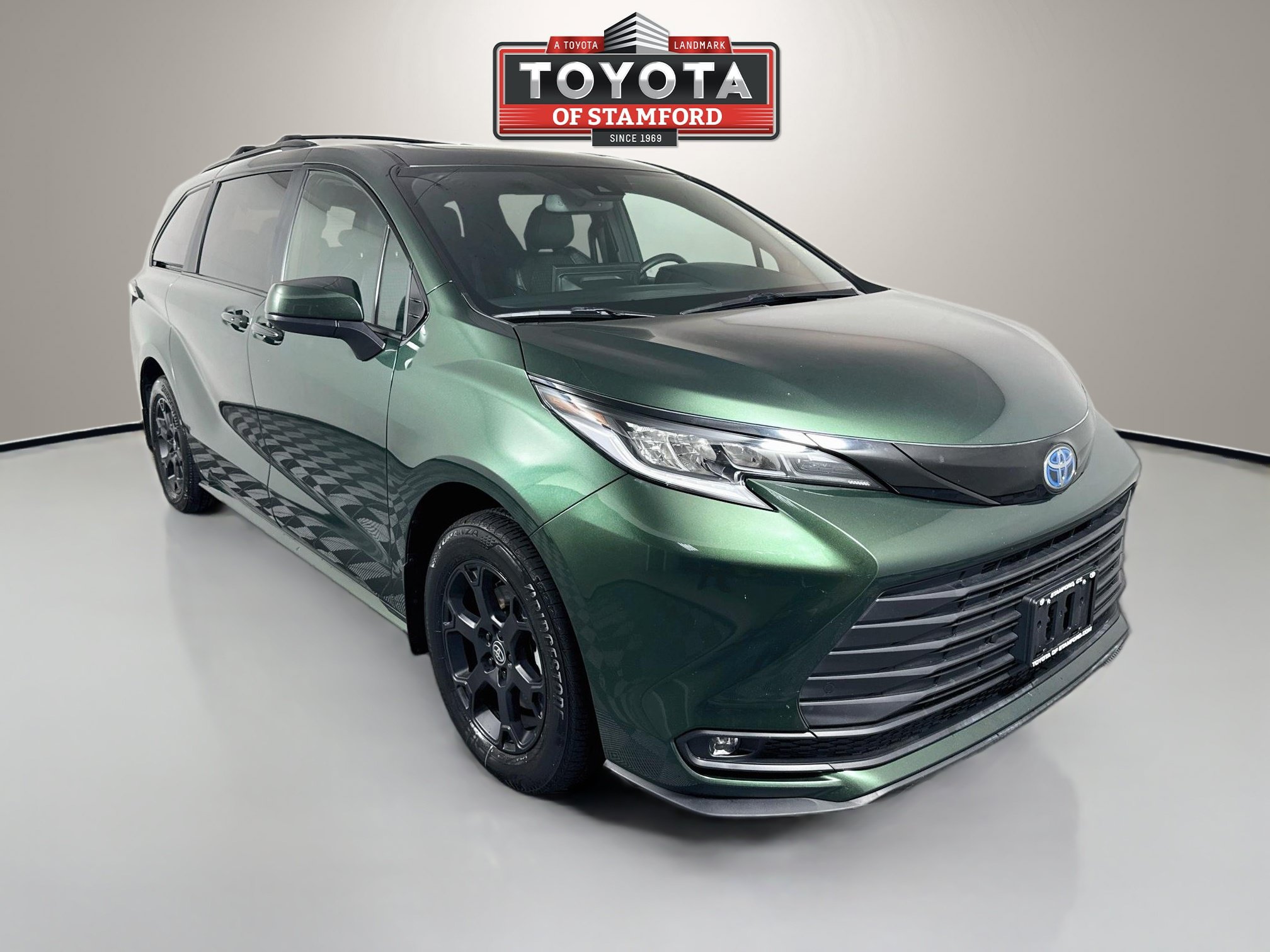 Certified 2025 Toyota Sienna XLE Woodland Edition