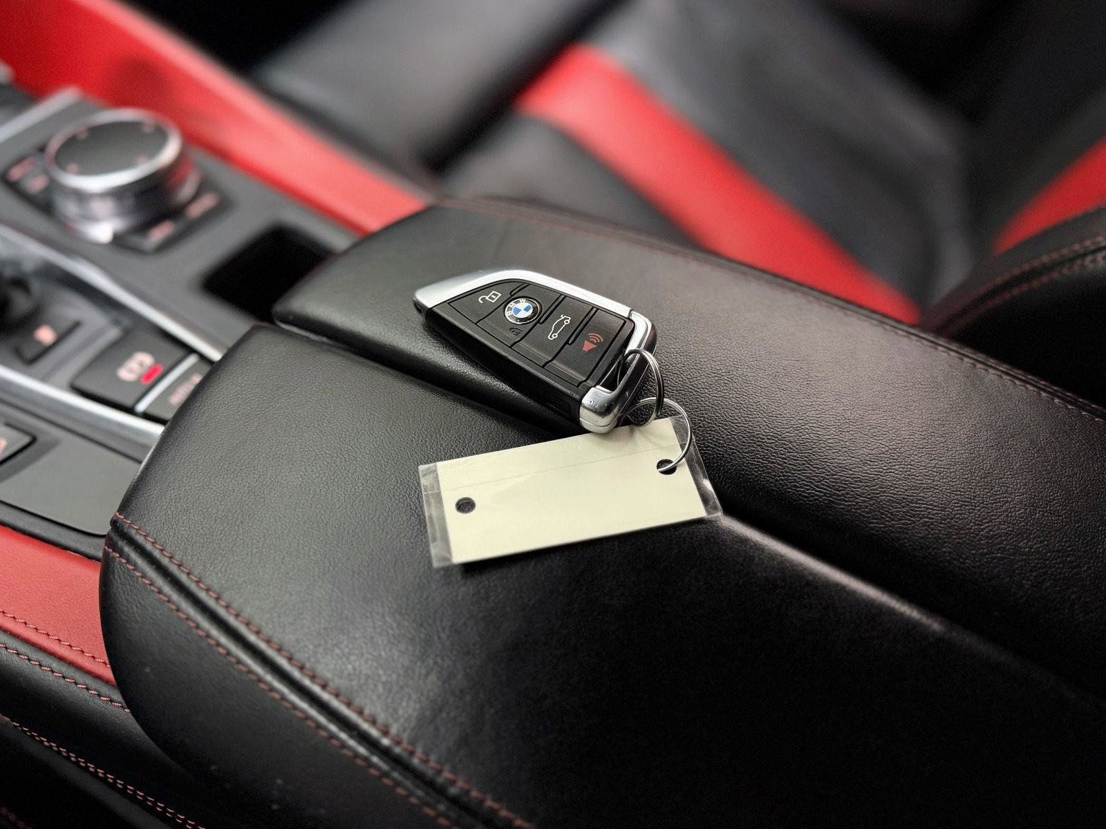 Used 2018 BMW X5 M image 25