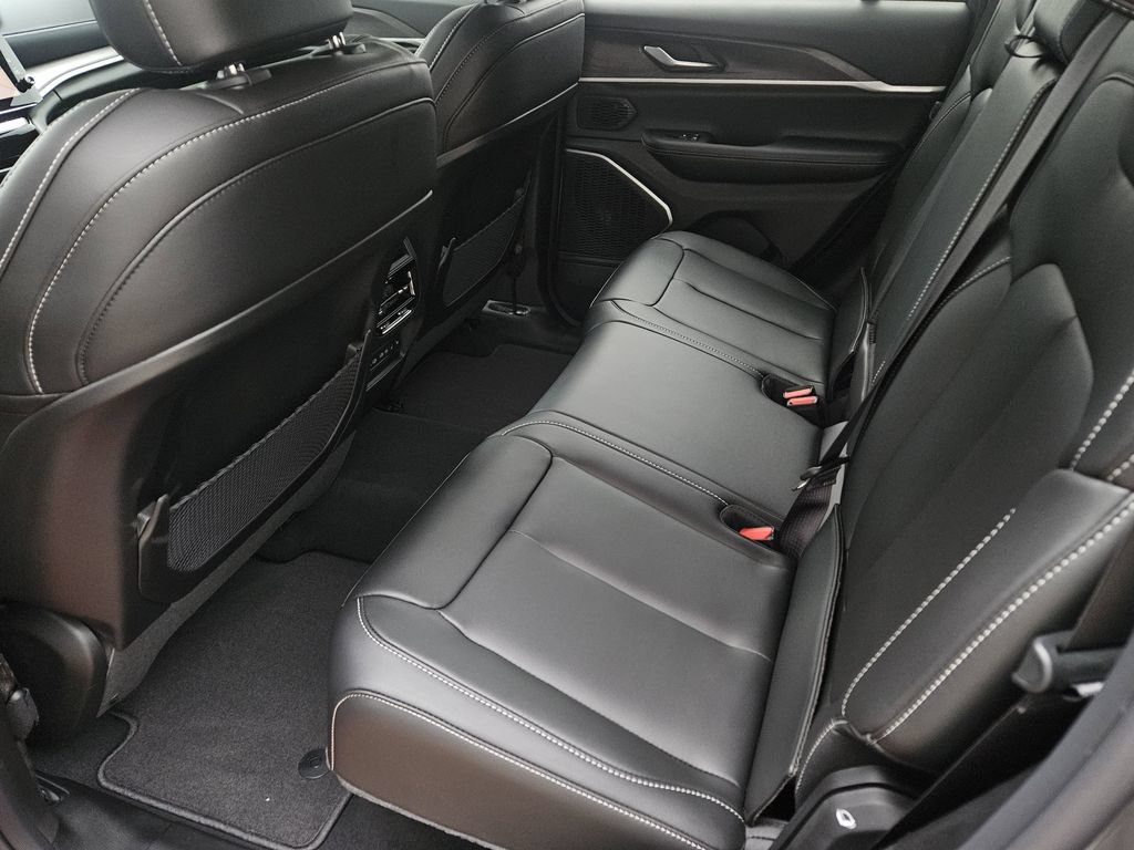 New 2026 Jeep Grand Cherokee Limited w/ Limited Altitude Package RWD image 12
