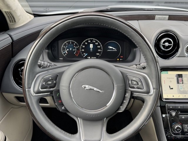 Used 2019 Jaguar XJ L Supercharged image 20