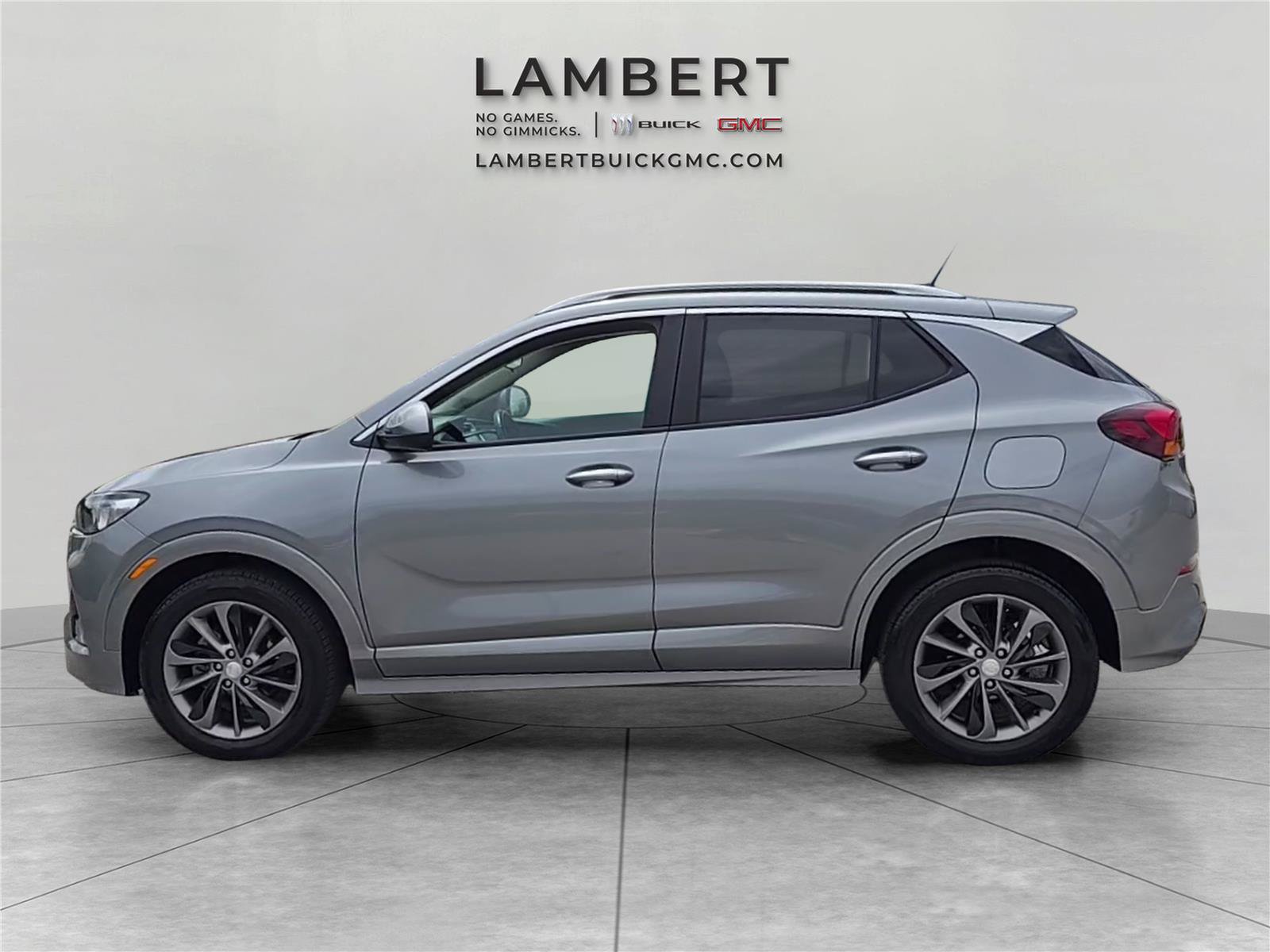 Used 2023 Buick Encore GX Select w/ Sport Touring Package FWD image 2