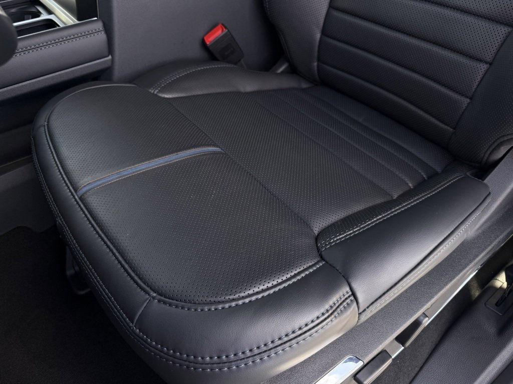 New 2026 Ford F250 Platinum image 24