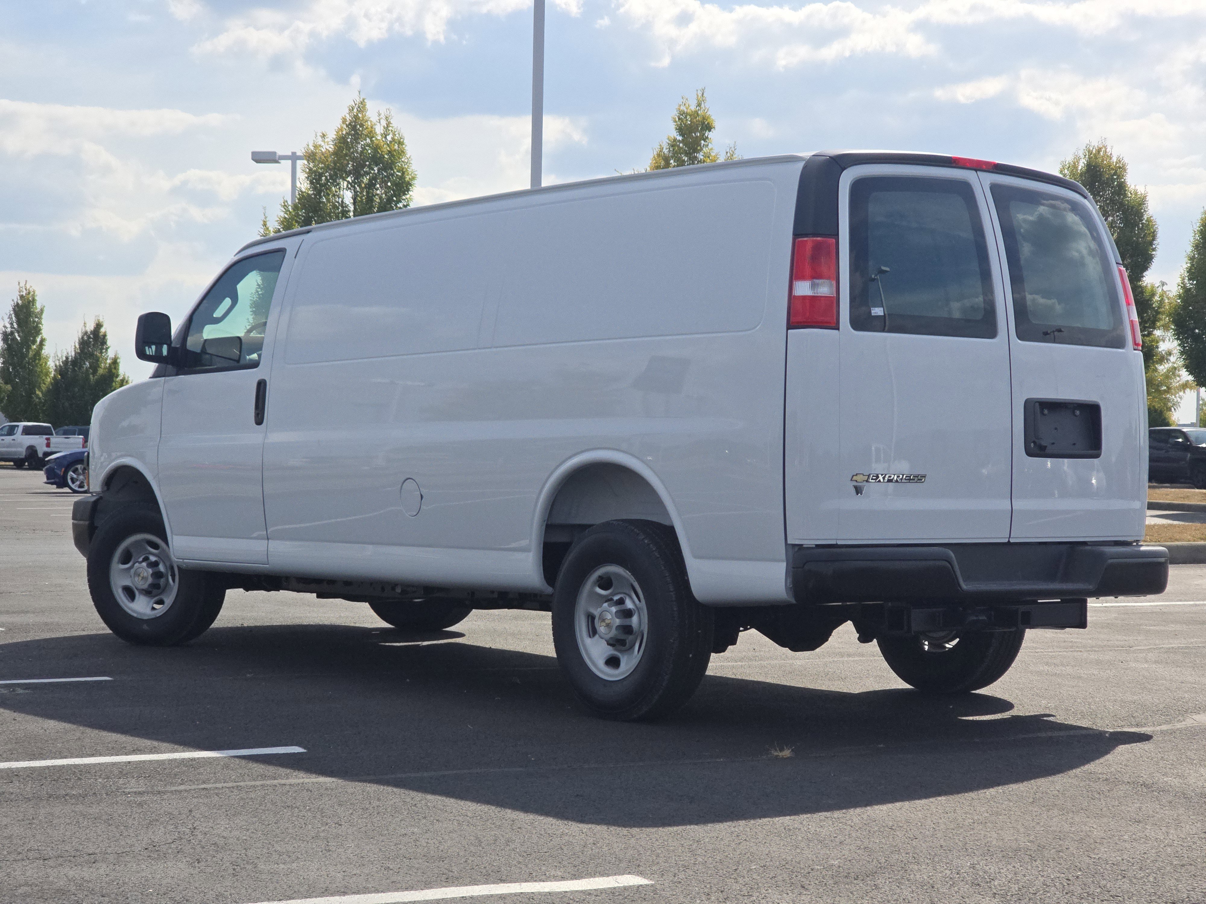New 2025 Chevrolet Express 3500 Extended w/ Driver Convenience Package image 10
