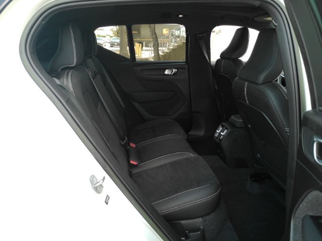 Used 2022 Volvo XC40 P8 Recharge Plus AWD/4WD image 24