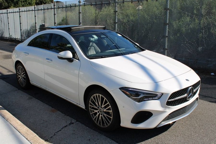 Used 2025 Mercedes-Benz CLA 250 image 4