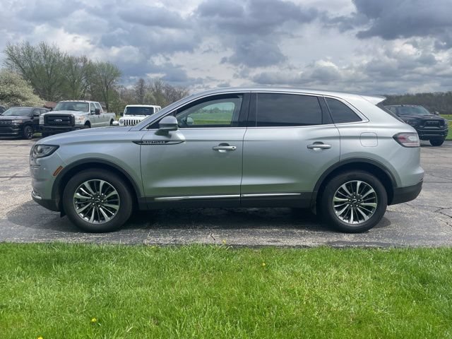 Used 2023 Lincoln Nautilus Reserve AWD/4WD image 11