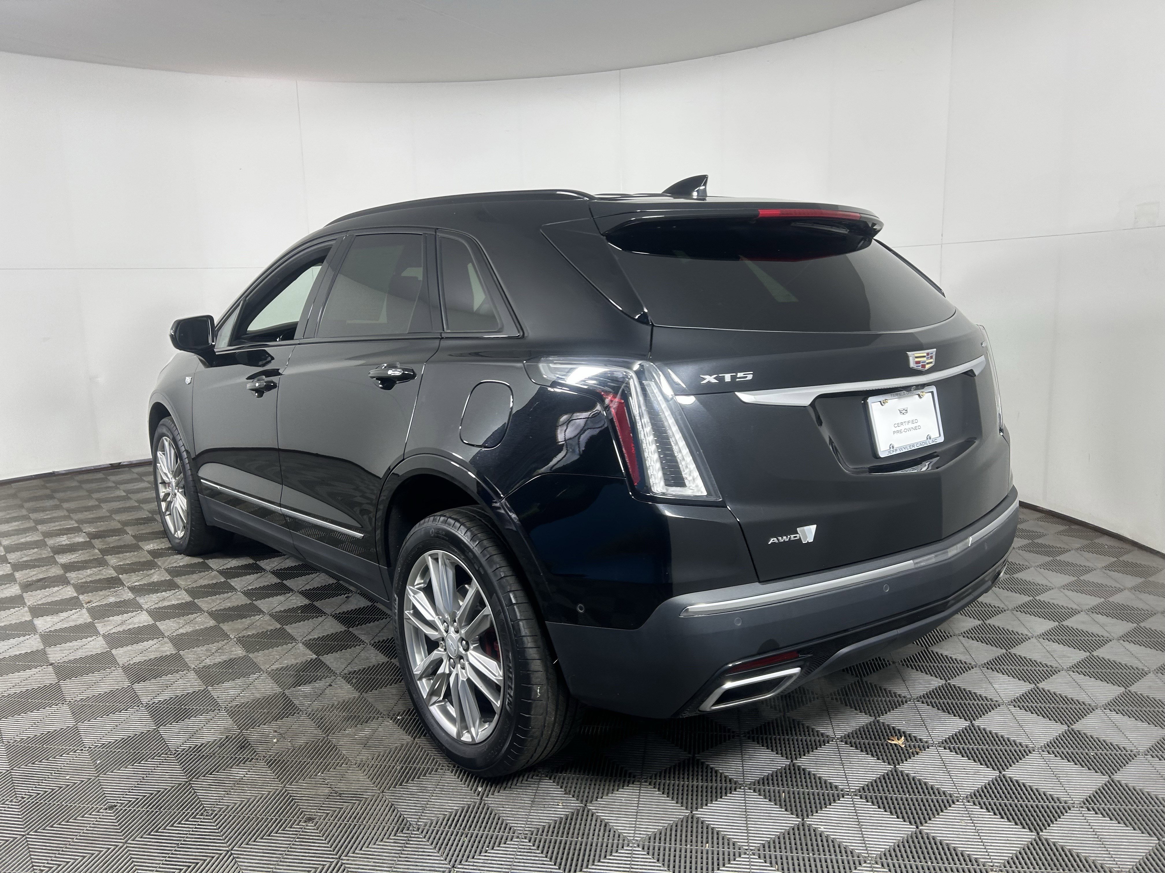 Used 2022 Cadillac XT5 Sportv w/ Technology Package image 14