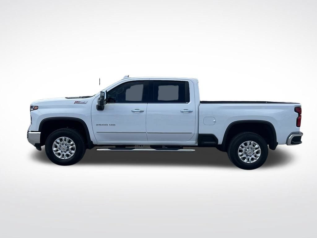 Used 2025 Chevrolet Silverado 2500 LTZ w/ LTZ Convenience Package AWD/4WD image 3