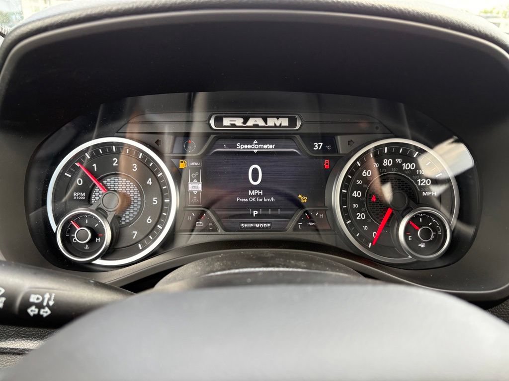 New 2026 RAM 1500 Express AWD/4WD image 16