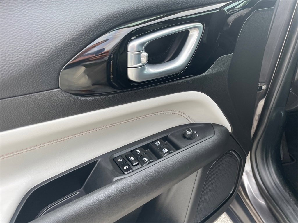 Used 2024 Jeep Compass Limited image 27