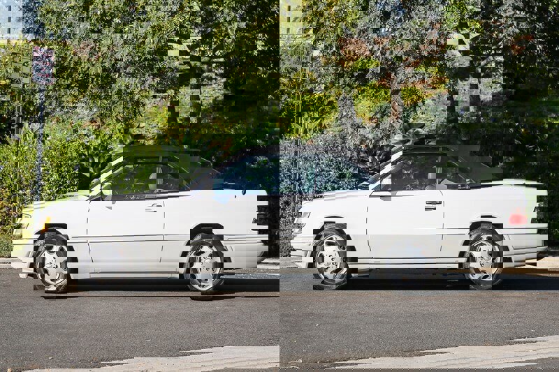 Used 1995 Mercedes-Benz E 320 Convertible image 9