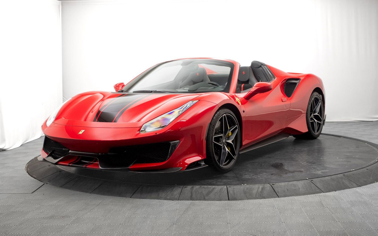 Used 2020 Ferrari 488 Pista Spider image 7