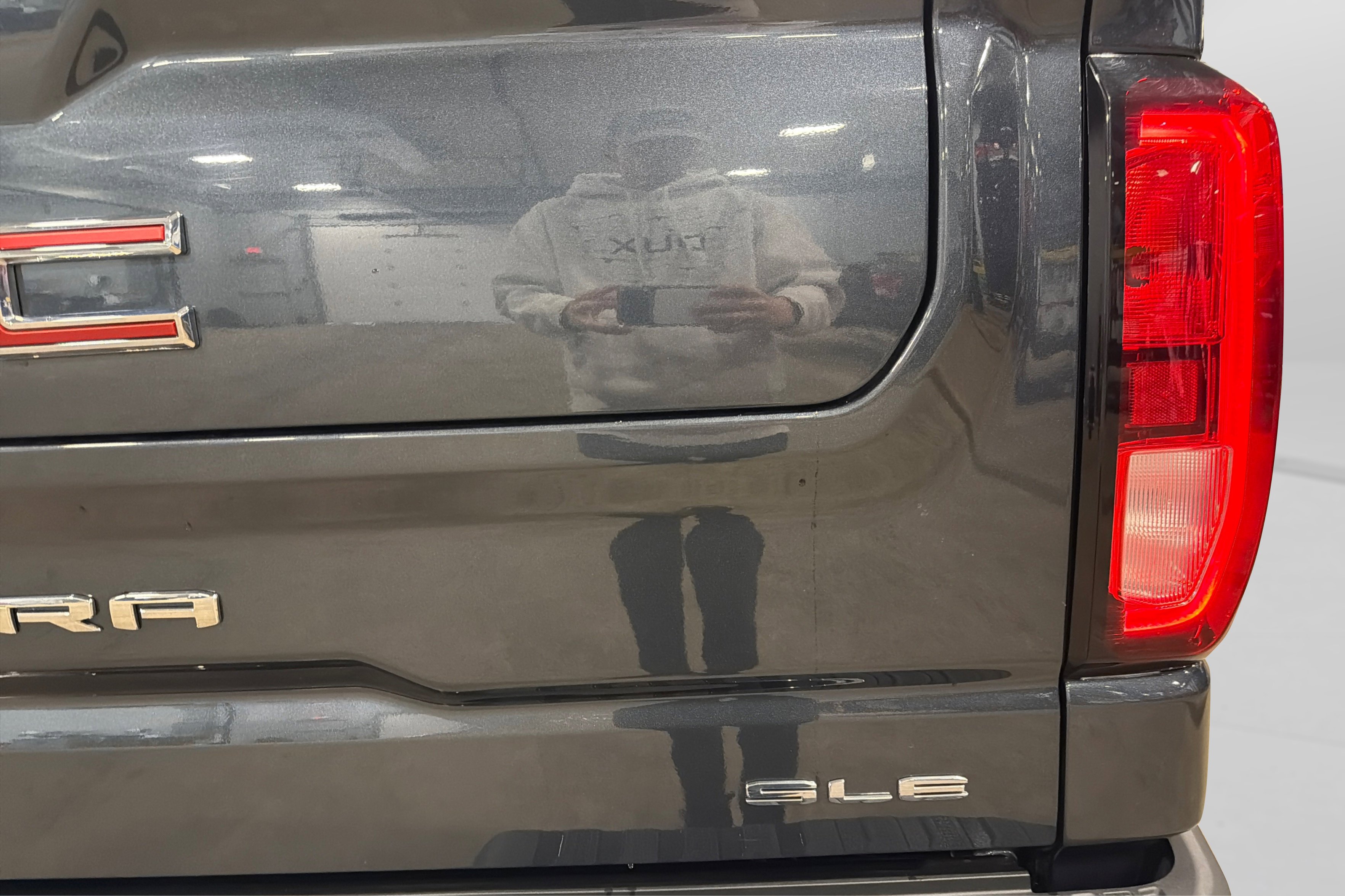 Used 2022 GMC Sierra 1500 SLE w/ X31 Off-Road Package AWD/4WD image 45