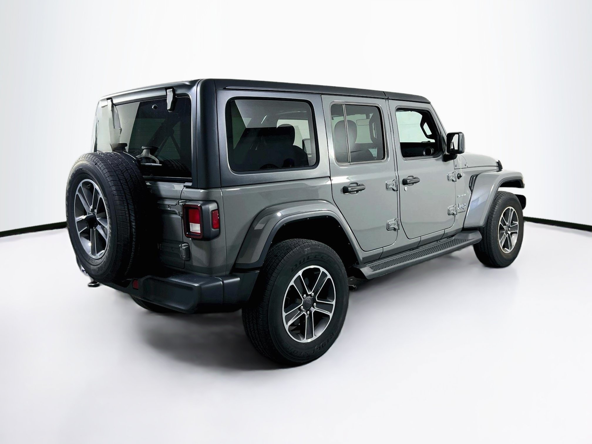 Used 2023 Jeep Wrangler Unlimited Sahara w/ Cold Weather Group AWD/4WD image 5