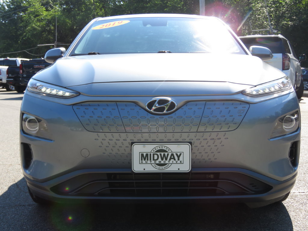 Used 2019 Hyundai Kona Limited w/ Cargo Package FWD image 2