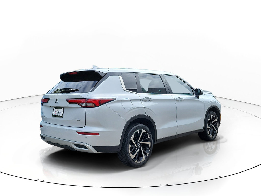 Used 2023 Mitsubishi Outlander SE FWD image 8
