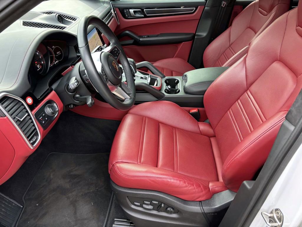 Used 2023 Porsche Cayenne GTS image 20