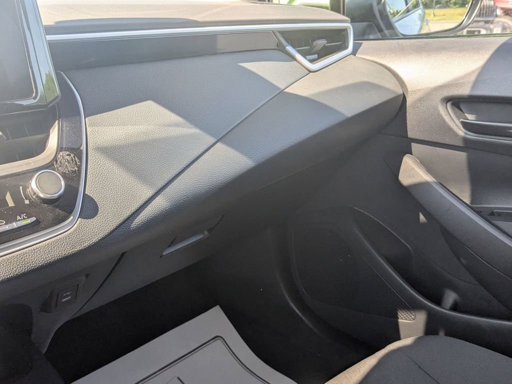 Used 2025 Toyota Corolla LE FWD image 22