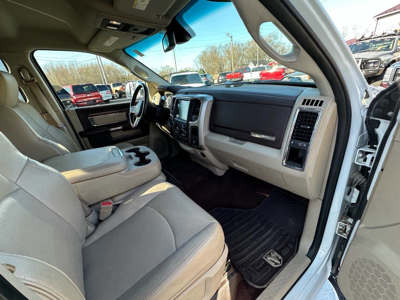 Used 2014 RAM 3500 Laramie image 27