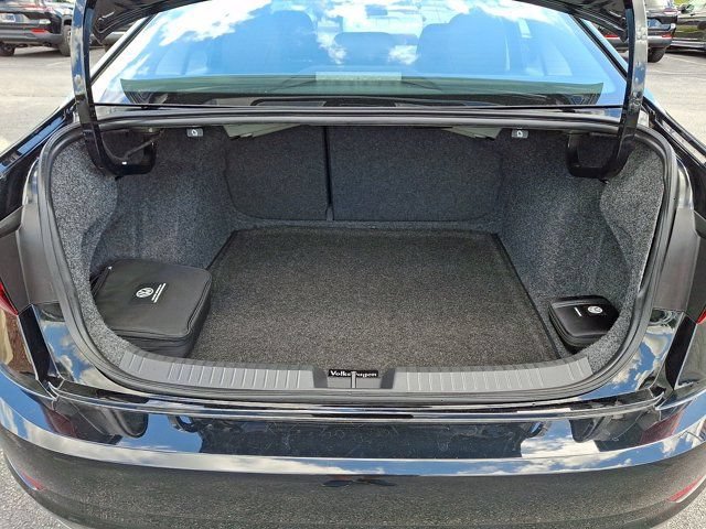 Certified 2021 Volkswagen Jetta S w/ Driver Assistance Package FWD image 33