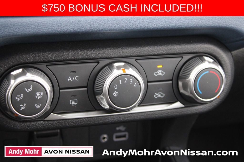 New 2025 Nissan Versa SV w/ Trunk Package image 22