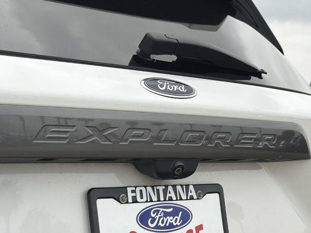 Certified 2021 Ford Explorer XLT w/ Equipment Group 202A RWD image 9
