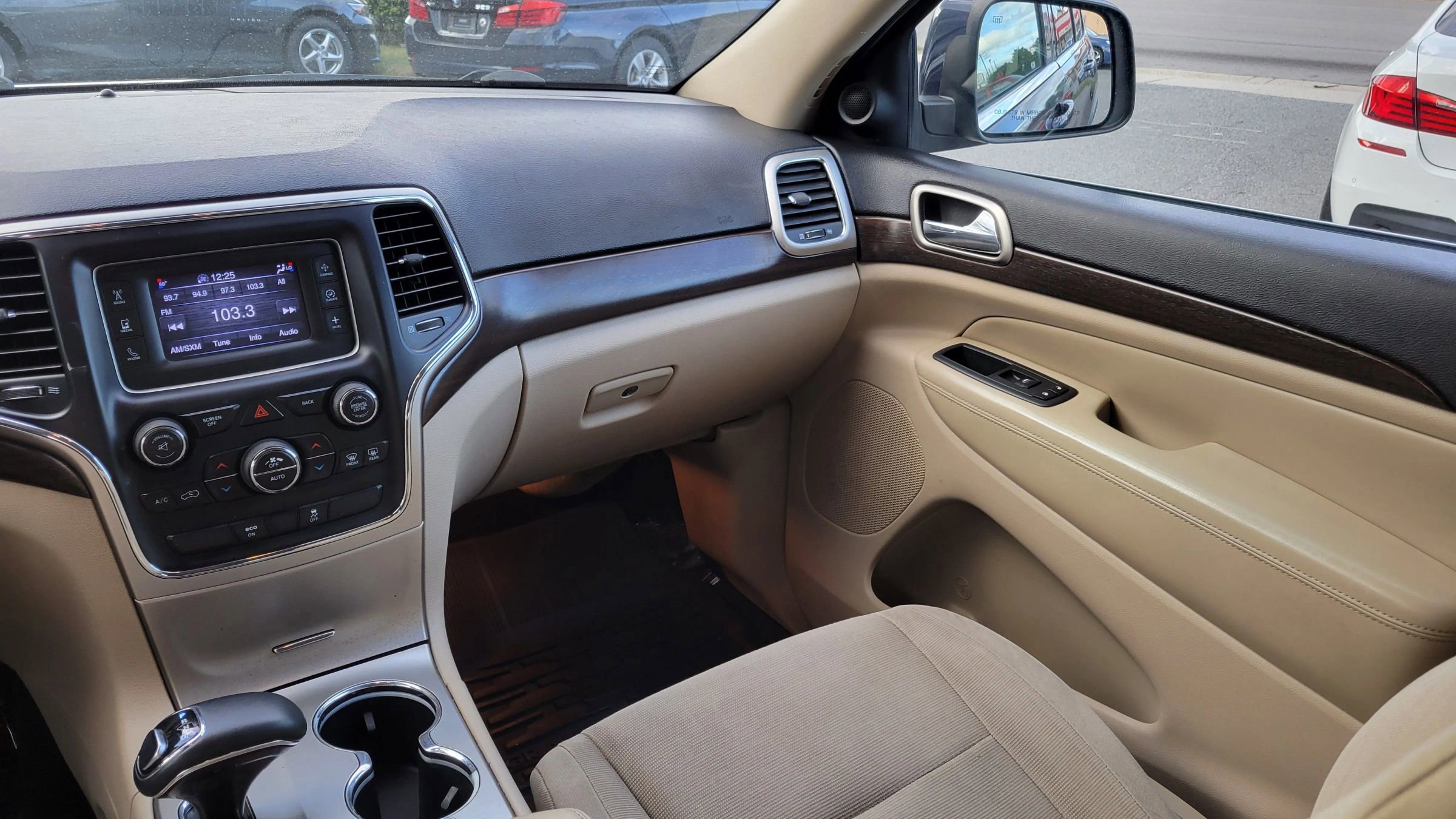 Used 2014 Jeep Grand Cherokee Laredo w/ Quick Order Package 23E image 9