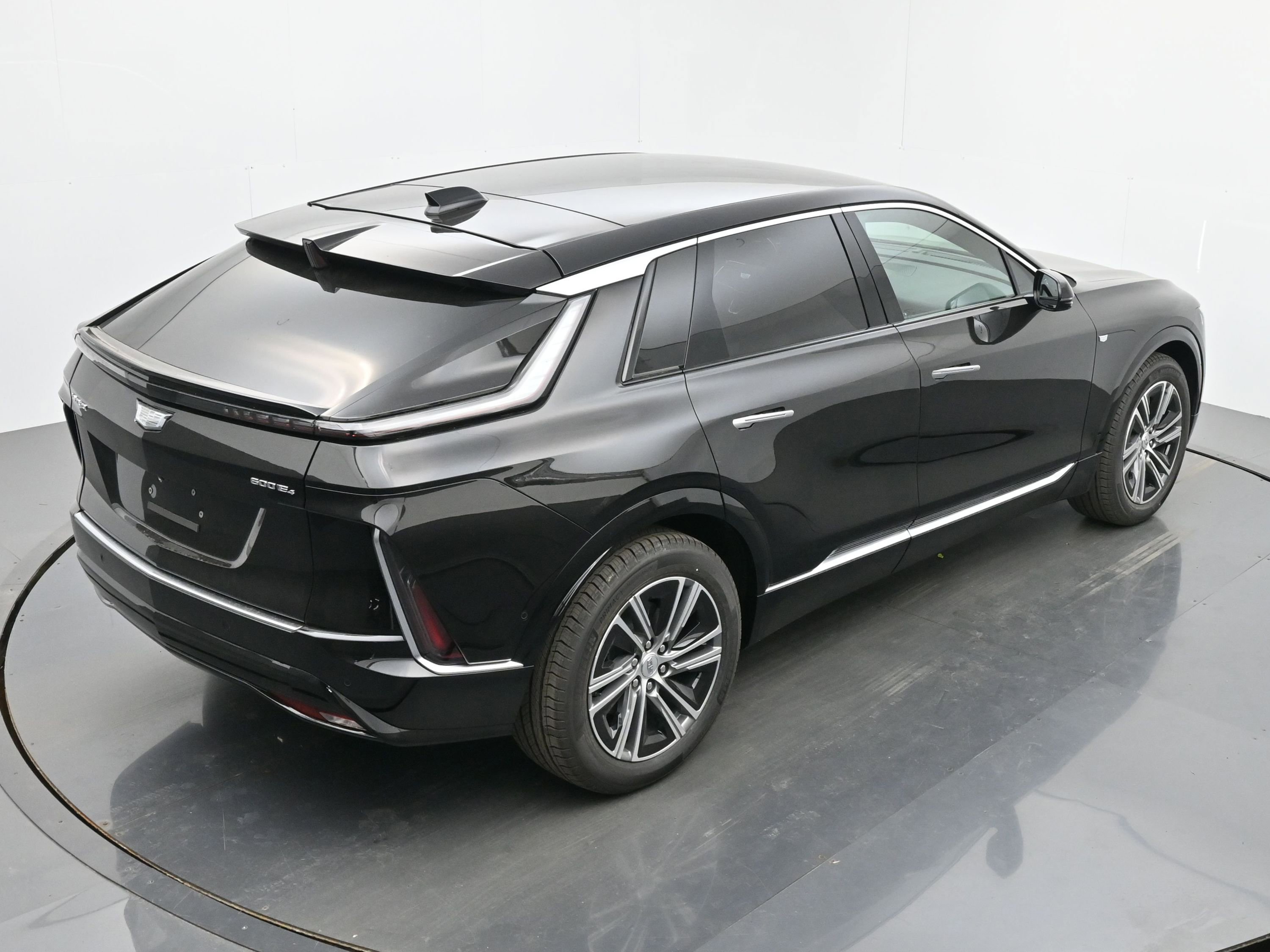 New 2026 Cadillac Lyriq Luxury AWD/4WD image 27