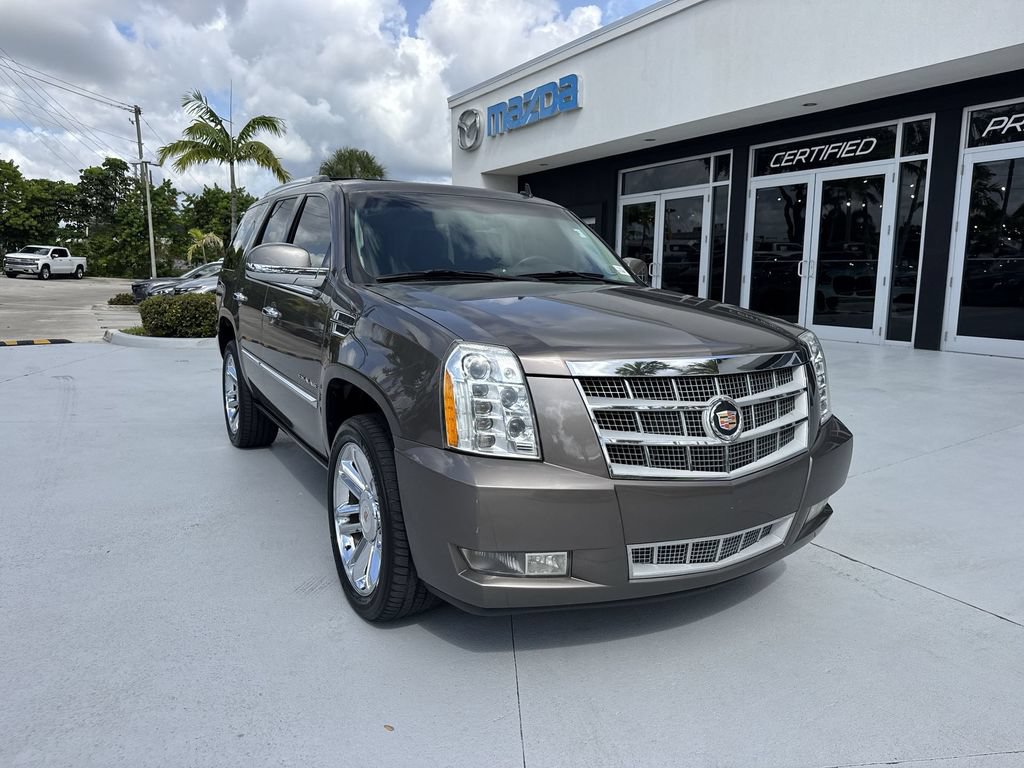 Used 2013 Cadillac Escalade Platinum RWD image 7