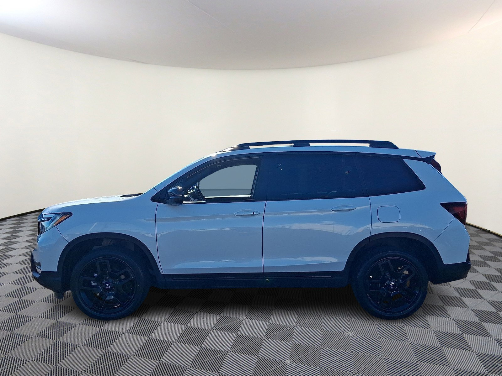 Used 2024 Honda Passport Black Edition image 4